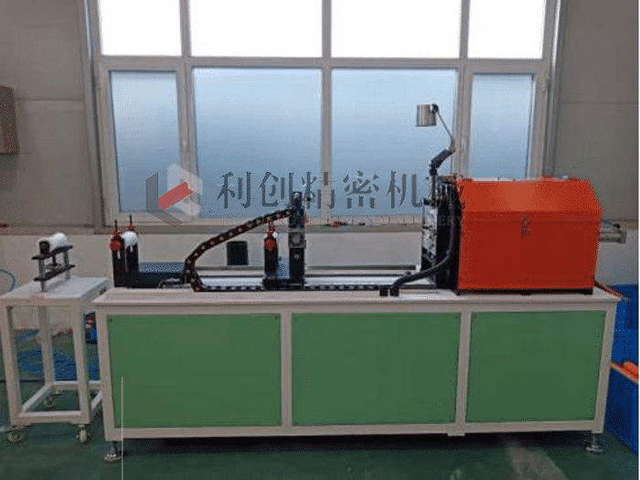 工程塑料自動（dòng）切（qiē）管機（伺服送（sòng）料）